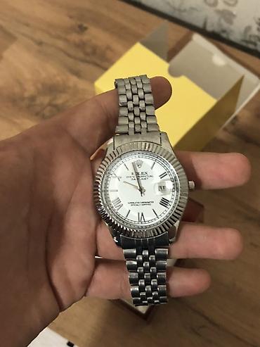 qizil saat kreditle: Məhsul: Rolex qol saatı (tam qablaşdırma ilə) Təsvir: - Korpus: polad — 6