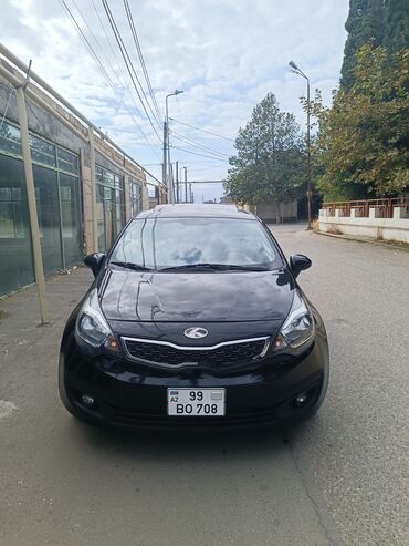 фольксваген поло автомат: Qara rəngli sedan avtomobil Xüsusiyyətlər: - Kuzov: 4 qapılı sedan