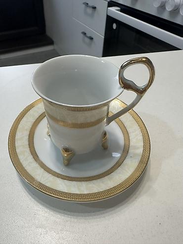 Фарфоровая чашка на ножках с блюдцем, коллекция Gold Collection (Japan at lalafo.kg Фарфоровая чашка на ножках с блюдцем, коллекция Gold Collection (Japan