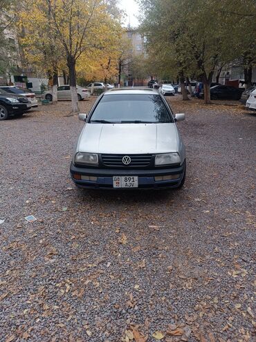 машына голф: Volkswagen Vento: 1995 г., 1.8 л, Механика, Газ, Седан