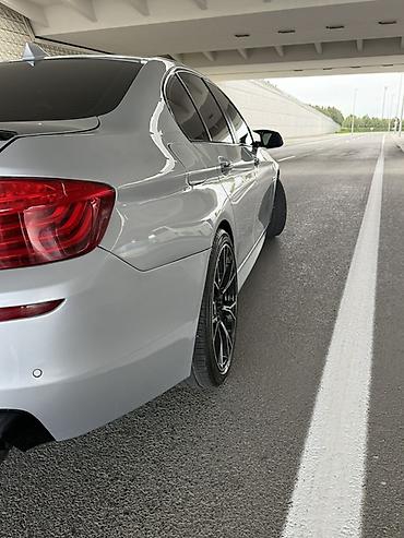 BMW: Böyük manitor Boyük gozik 4 knopkadan ibaratdi Head up (elektron — 7