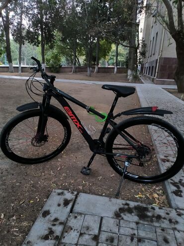 velosipedlər qiz ucun velosipedler: Şəhər və yüngül off-road gəzintilər üçün dağ tipli velosiped -