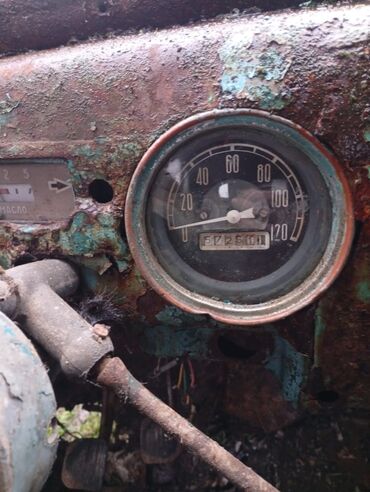 Digər avtomobil ehtiyat hissələri: Klassik sovet avtomobili – retro sedan (təxminən 1950–60-cı illər — 2