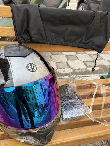 продаю спортивную сумку: Продаю QRZ шлем трансформер очень хорошего качества В комплекте