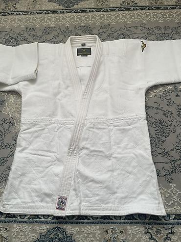 Куртка для дзюдо Mizuno и брюки - Оригинальная Mizuno, модель 8A0101 at lalafo.kg Куртка для дзюдо Mizuno и брюки - Оригинальная Mizuno, модель 8A0101