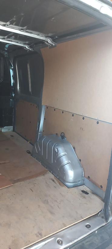 Yük maşınları: Ford Transit yük furgonu - Korpus: qapalı panel furgon, ikitaylı arxa — 12
