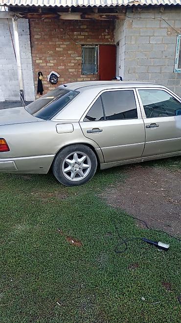jak авто: Mercedes-Benz W124: 1986 г., Седан — 3