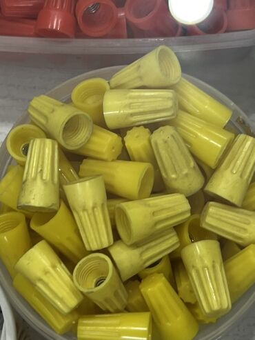 ореховый кап: Колпачки для скрутки проводов (wire nuts) - Цвета: жёлтые, красные