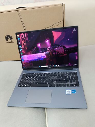 Huawei: Intel Core i5, 8 GB, 16 "