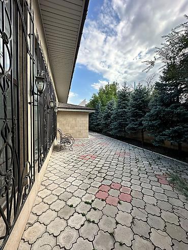 Продажа коттеджей и домов: 6 комнат, 392 м², 9 соток, Бишкек, Таш-Рабат ТРЦ — 11