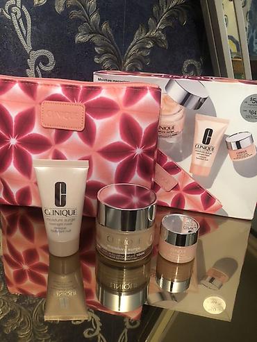 clinique: Clinique “Moisture Megastars” nəmləndirici dəst Dəstə daxildir: - — 1