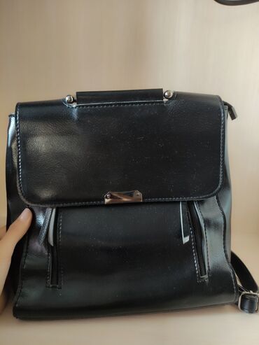 сумка рюкзак мужской: Продаю черный б/у рюкзак. Состояние отличное, без дефектов и