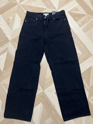 мужская одежда батал: Черные прямые джинсы 
Новые 
Фирма H&M