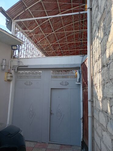 Köhnə tikili: Gəncə, 4 otaqlı, Köhnə tikili, 180 kv. m -da lalafo.az — 1 Köhnə tikili: Gəncə, 4 otaqlı, Köhnə tikili, 180 kv. m — 1