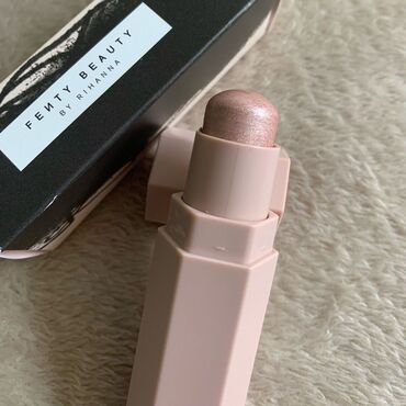 консилер косметика: Fenty beauty хайлайтер оригинал
Оказался темноват для моего тона кожи