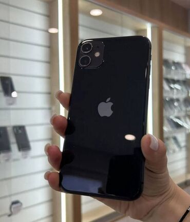 Apple iPhone: IPhone 11, Б/у, 128 ГБ, Черный, Зарядное устройство, Чехол, Кабель, 83 %