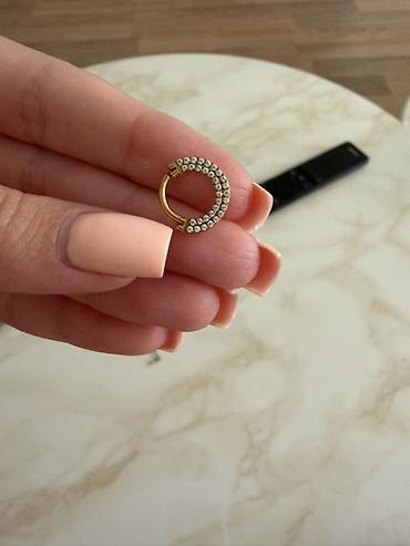 Bijuteriya: Qızılı rəngli daşlı qulaq sırğası (tək) - Model: dairəvi “hoop” — 2