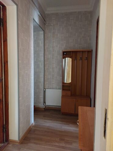 kiraye evler azadliqda: Квартира в аренду 2 комнаты рядом с метро Низами над рестораном