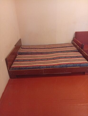 Otaqların günlük kirayəsi: 3 otaqlı həyət evi - Kiçik, qapalı həyətyanı sahəsi və dəmir hasar - — 19