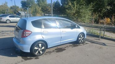 Honda: Honda Fit: 2010 г., 1.5 л, Автомат, Бензин, Седан