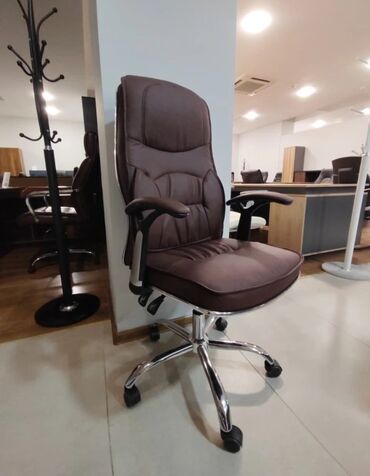 купить бу кресло: Новый, С колесиками, Рукояти регулируются, Кожа