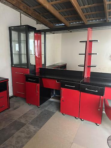 Мебель: Bərbərxana/salon mebel dəsti - Rəng: qırmızı-qara - Komplekt: bir — 4