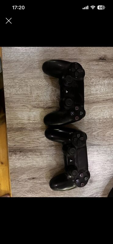 Monitorlar: PlayStation 4 satılır. Konsol birlikdə oyunlar və 2 pult ilə verilir