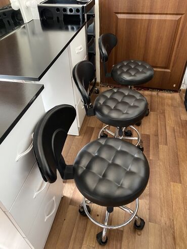 стол с регулировкой высоты бишкек: 3 шт каждый по 3500 Поворотные табуреты на колесиках для