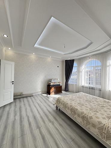 Продажа коттеджей и домов: 6 комнат и более, 270 м², 5 соток, Бишкек, Собственник — 11
