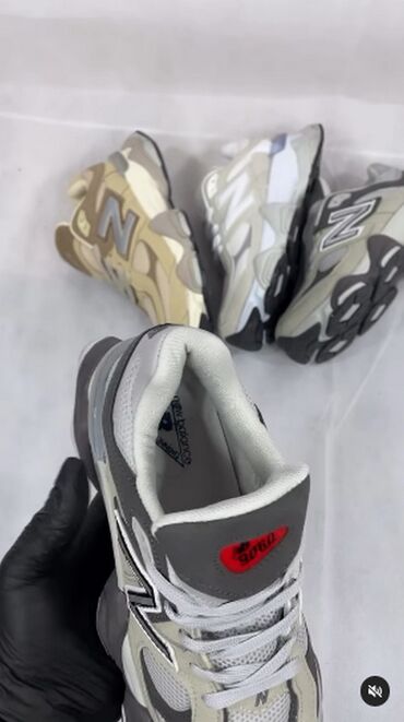 Women's Sneakers and athletic shoes: New balance 9060 patike

Novo
Brojevi 36 do 40

fb moja Kupovina 1 — 14