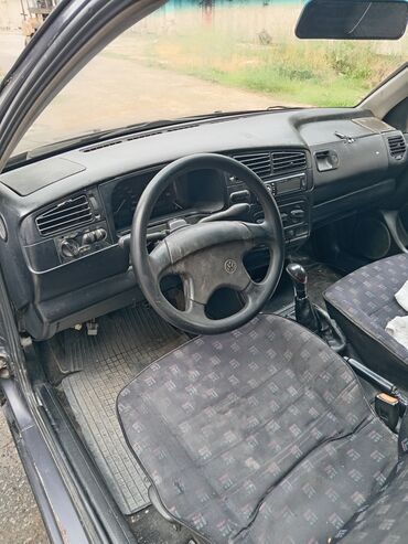 купить запчасти опель омега б: Volkswagen Golf: 1993 г., 1.6 л, Механика, Бензин, Хэтчбэк