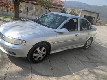 Μεταχειρισμένα Αυτοκίνητα: Opel Vectra: 1.6 l. | 2002 έ. 318000 km. Λιμουζίνα