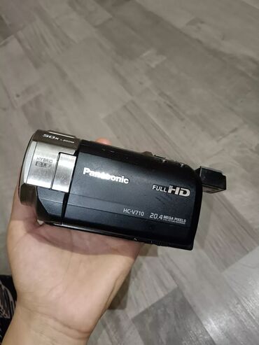 Videokameralar: Panasonic HC‑V710 video kamera - Full HD video çəkilişi - 20.4 MP