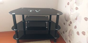 tv stand: İşlənmiş, Düz TV altlığı, Polkalı, Şüşəli