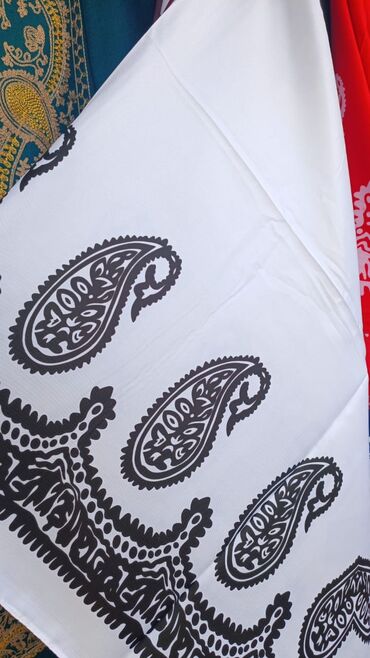 Baş geyimləri: Kelagayi böyük ölçülərdə.ipekler 35 m.ketan pambıq 30 m — 15