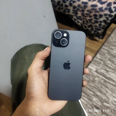 Apple iPhone: IPhone 15, Б/у, 128 ГБ, Black Titanium, Зарядное устройство, Защитное стекло, Чехол, 90 %