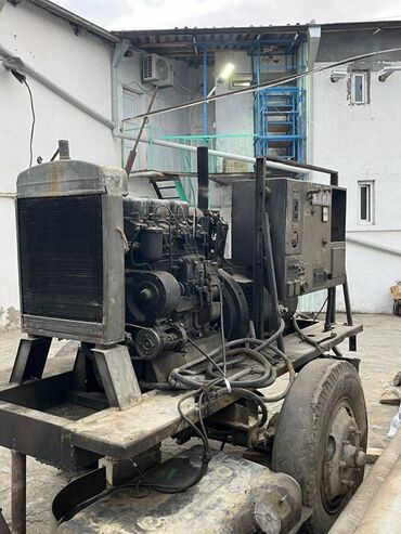 Generatorlar: GENERATOR satılır ( 3 silindrli 65 kva ). Çexoslovakiya — 15