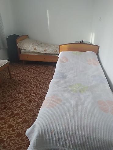 Спальные гарнитуры: Спальный гарнитур в классическом стиле, цвет светлый/медовый дуб — 3