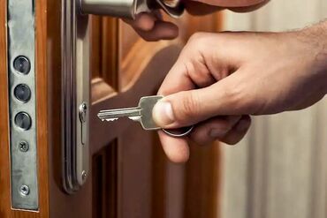 Qapıların təmiri: Çilingər xidməti Qapı usta Qapı ustası Qapıların təmiri Üzlənməsi — 3