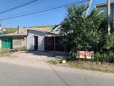 Продажа коттеджей и домов: Продаётся дом в районе с.Орто-Сай. Участок 8 соток, на территории два — 3