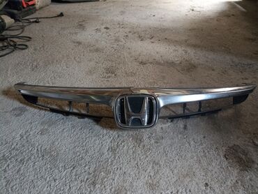 кузовные детали на фит: Решетка радиатора Honda