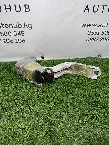 Петли капота Hyundai, Б/у, Оригинал at lalafo.kg Петли капота Hyundai, Б/у, Оригинал