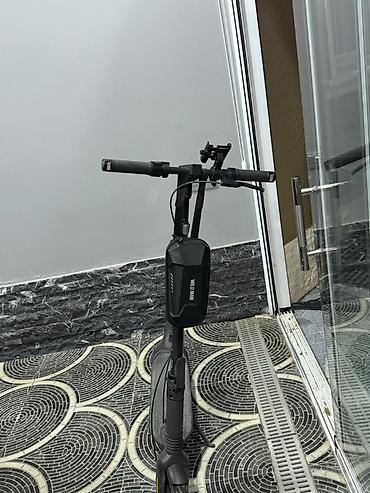 ninebot g30: İşlənmiş Elektrik samokat 10", 501 - 750 Vt, 26 - 35 km/s, Ünvandan götürmə — 1