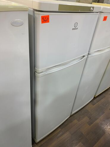 termopot satilir: 2 qapılı Indesit Soyuducu Satılır, rəng - Ağ