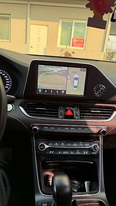 gra: Hyundai Grandeur: 2018 г., 2.4 л, Автомат, Гибрид — 10