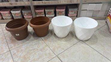 Bitkilər üçün dibçəklər: Dibcek Dibcek qabi yumru aq rengli gul.qabi yumru aq rengli dibcek — 15