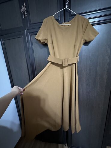 платье италия: Вечернее платье, Классическое, Длинная модель, С рукавами, S (EU 36), M (EU 38)