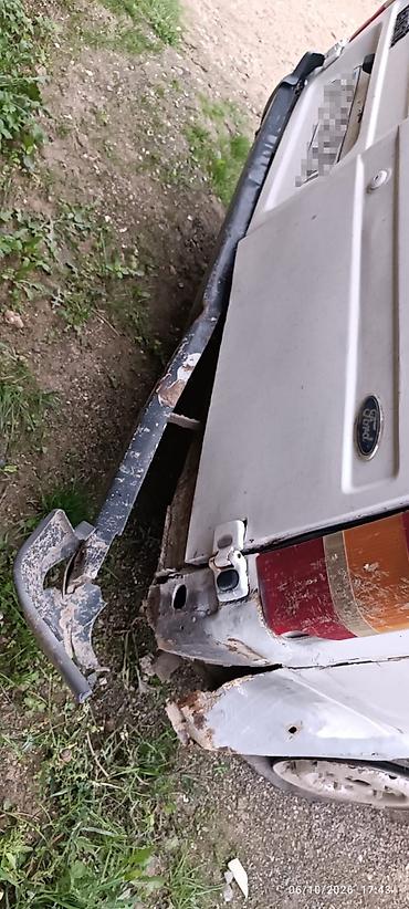 renault 12 toros: Ford Transit: 2.5 l | 1996 il Van/Minivan — 4