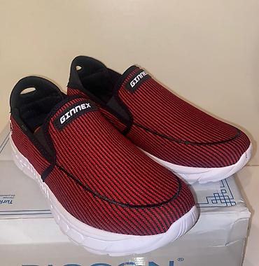 40: "Ginnex"markası keyfiyyətli 40-raz Sneaker təzədir,qutuda.Ölçü uyğun — 5
