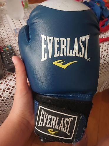 Məhsul: Everlast boks əlcəyi + Venum bintləri dəsti - Brend və model